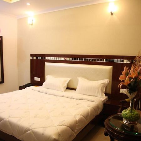 Vrindāvan Hotel Dev Residency المظهر الخارجي الصورة
