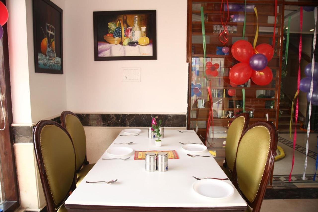 Vrindāvan Hotel Dev Residency المظهر الخارجي الصورة